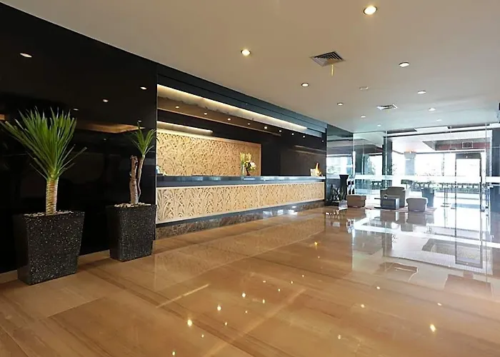 ホテル Aston & Convention デンパサール